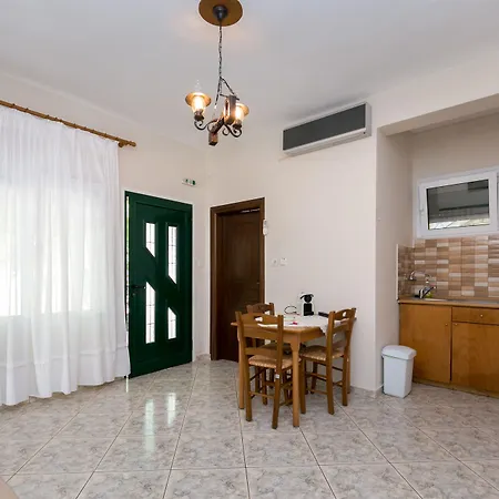 Apartmán Petra Mare Alikí