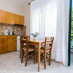 アパート Petra Mare Alikí