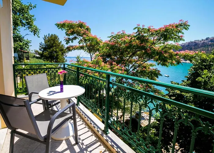 Apartment Petra Mare Alikí