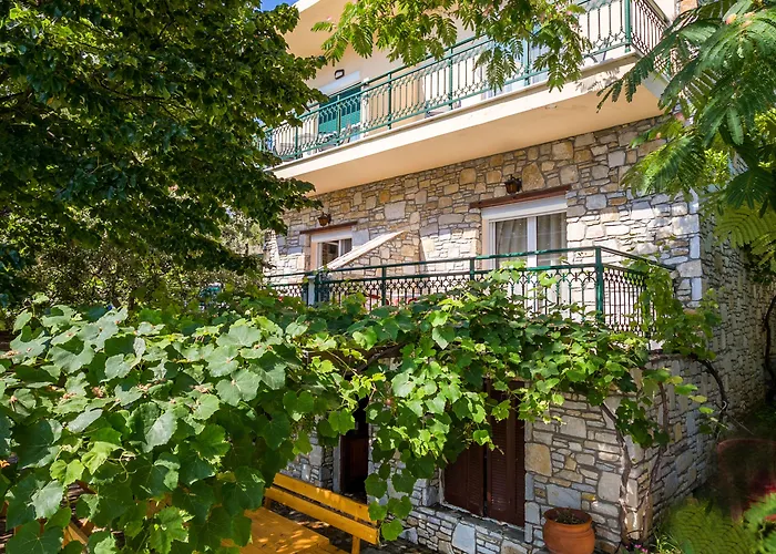 Petra Mare Apartment Alikí