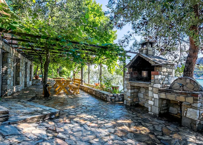 Petra Mare Apartament Alikí